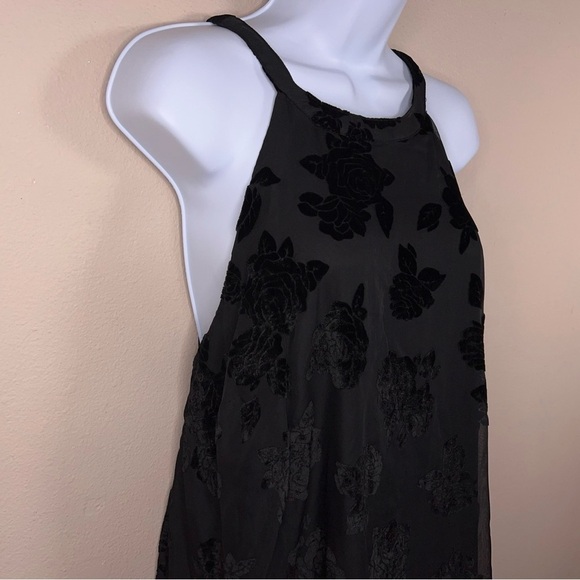 SIZE 12 TORRID 0 BLACK FLORAL VELVET ACCENT TANK SLEEVELESS FLOWY HALTER GOTH - Picture 4 of 14